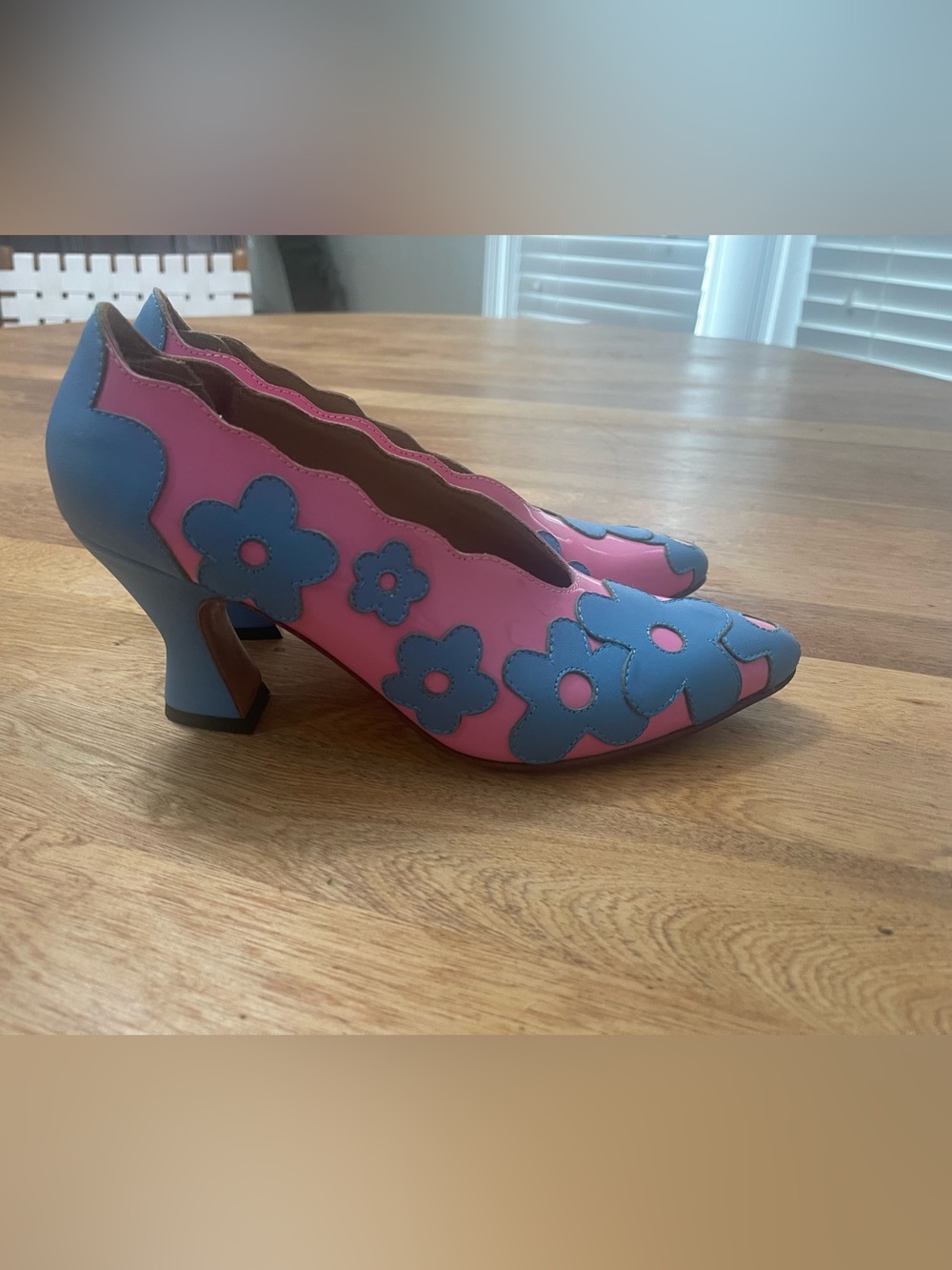 John Fluevog Pink Leather Pumps with Blue Floral - Blaise Pump - Picture 4 of 6